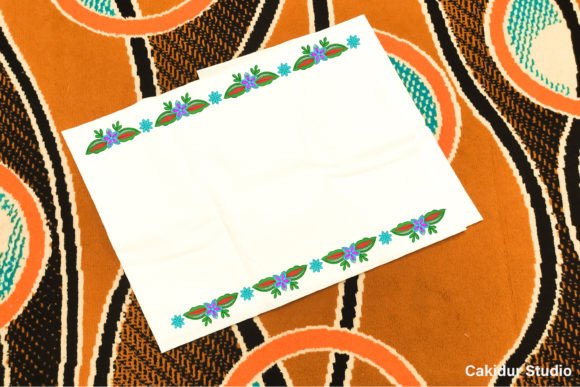 Cyan Flowers Border Review